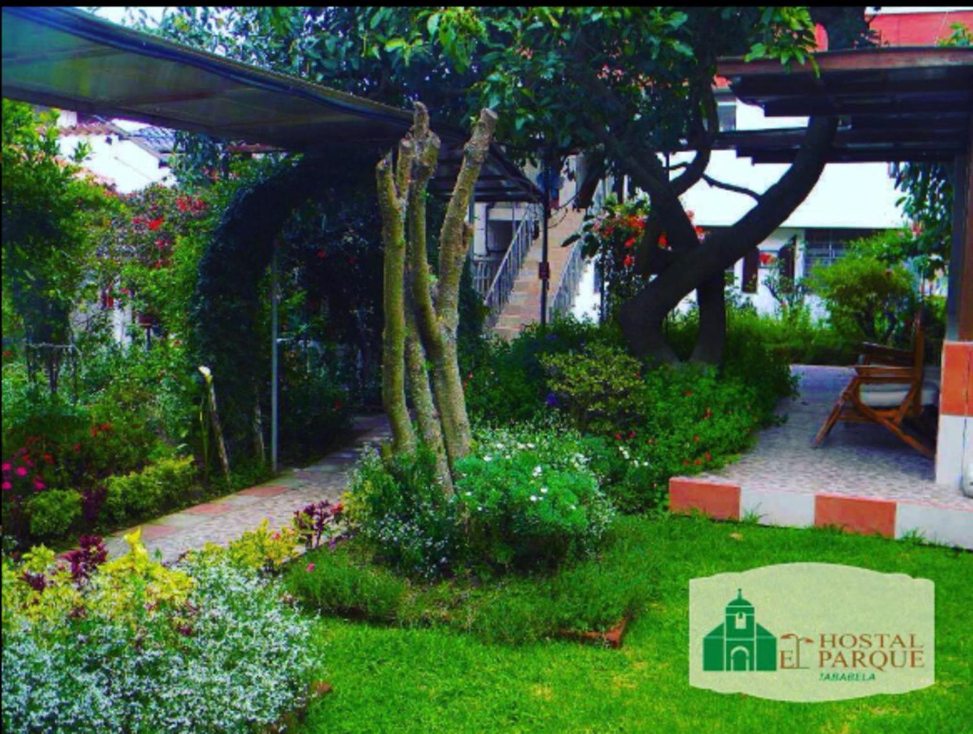Hostal El Parque タバベラ エクステリア 写真